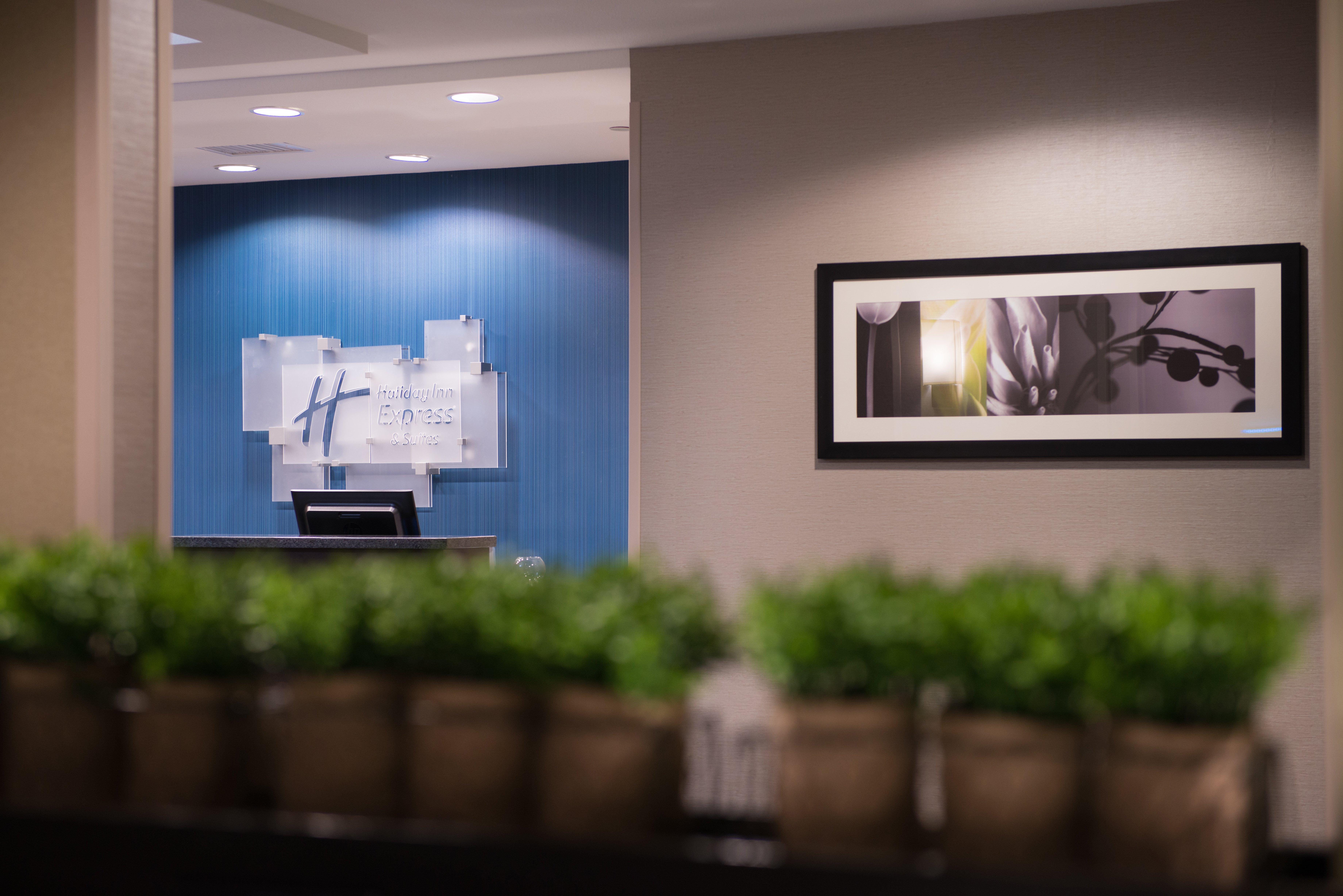 Holiday Inn Express & Suites Bakersfield Airport By Ihg Exterior foto