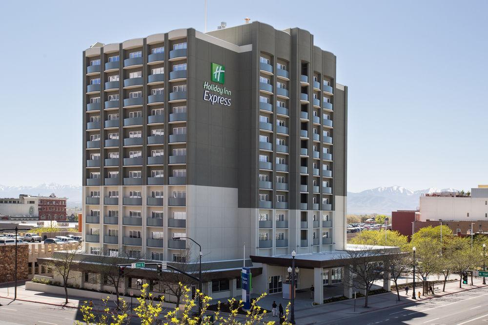 Holiday Inn Express & Suites Bakersfield Airport By Ihg Exterior foto